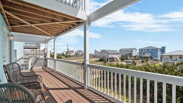 Studio (4 Bedrooms) | Property amenity