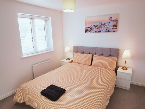 2 bedrooms, iron/ironing board, WiFi, bed sheets