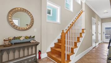 Studio (5 Bedrooms) | Tiện nghi, dịch vụ nơi lưu trú