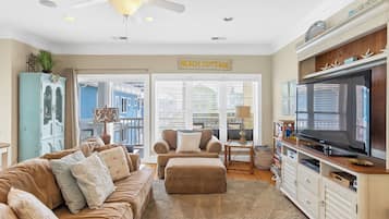 Studio (5 Bedrooms) | Kemudahan hartanah