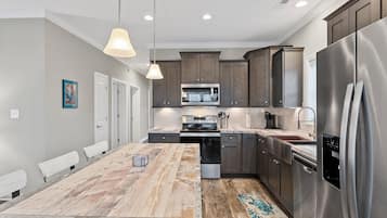 Studio (3 Bedrooms) | Property amenity
