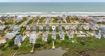 Palm Beach North by Topsail Realty