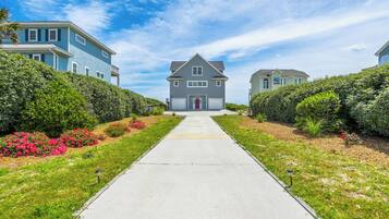 Studio (4 Bedrooms) | Property amenity