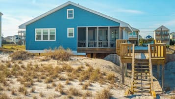 Studio (4 Bedrooms) | Exterior