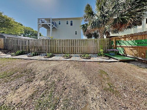 Seadragon 1 by Carolina Retreats