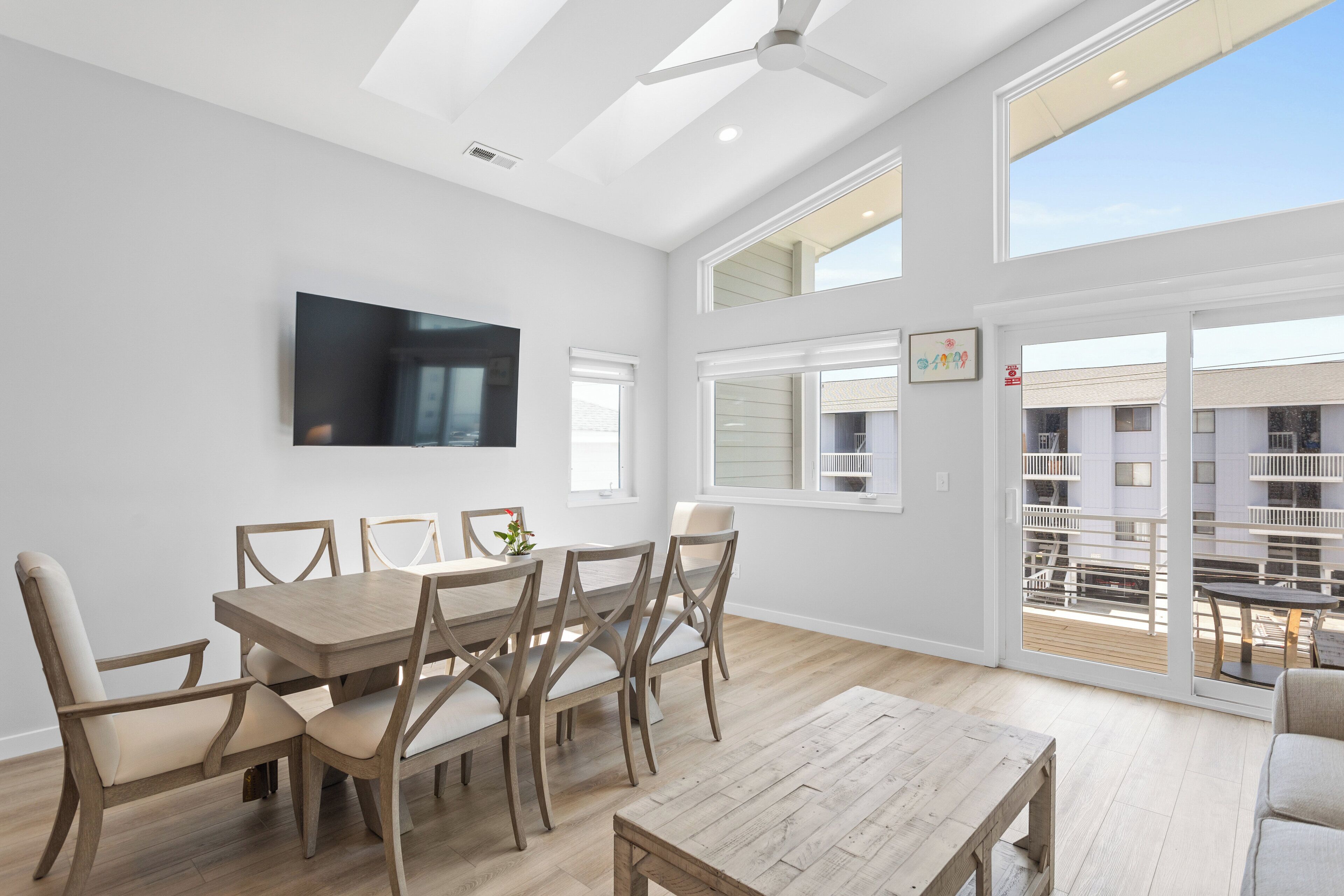 Studio (4 Bedrooms) | Tiện nghi, dịch vụ nơi lưu trú