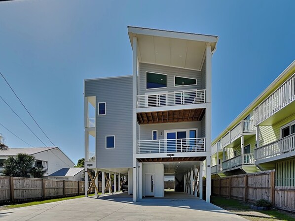 Studio (4 Bedrooms) | Property amenity