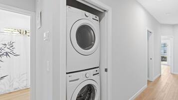 Studio (4 Bedrooms) | Property amenity