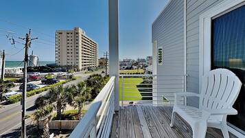 Studio (4 Bedrooms) | Tiện nghi, dịch vụ nơi lưu trú