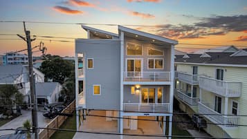 Studio (4 Bedrooms) | Bagian depan properti