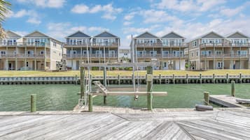 Studio (4 Bedrooms) | Property amenity