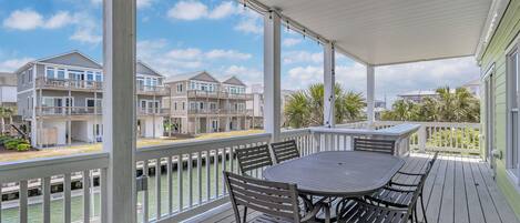 Studio (4 Bedrooms) | Outdoor dining