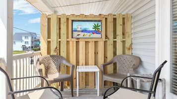 Studio (2 Bedrooms) | Property amenity