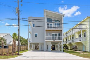 Studio (4 Bedrooms) | Property amenity - Seadragon 2 by Carolina Retreats (Carolina Beach)