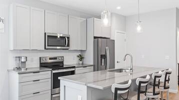 Studio (4 Bedrooms) | Kemudahan hartanah