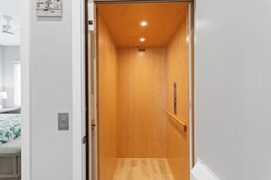 Studio (4 Bedrooms) | Property amenity