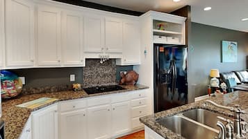 Studio (3 Bedrooms) | Fasilitas properti