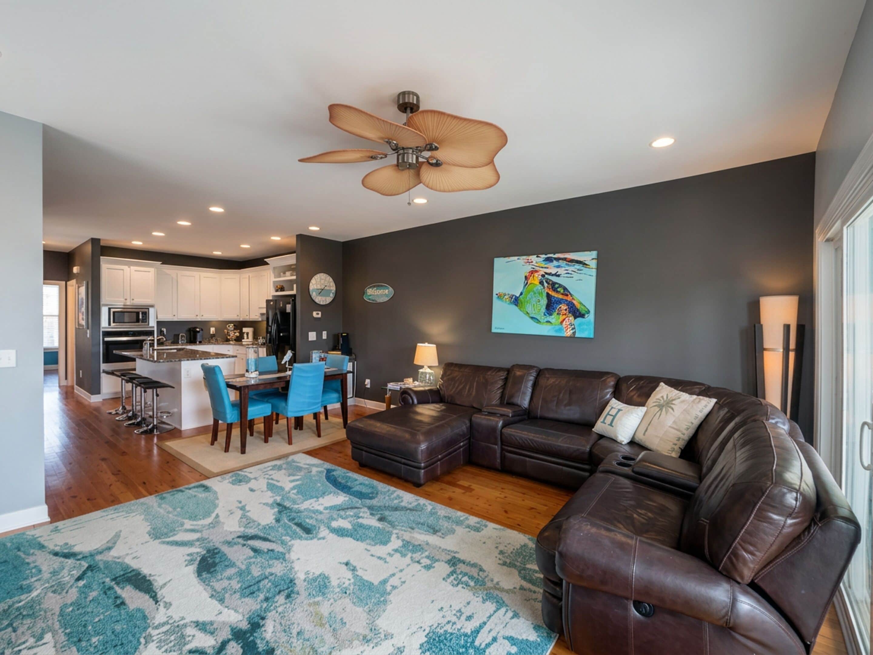 Studio (3 Bedrooms) | Front of property