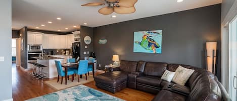 Studio (3 Bedrooms) | Front of property