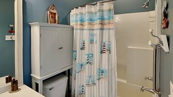 Studio (3 Bedrooms) | Property amenity