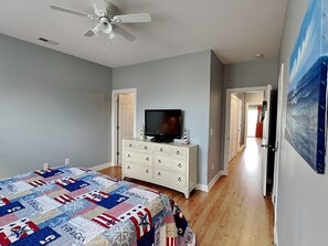 Studio (3 Bedrooms) | Property amenity - Lucky Ducky by Carolina Retreats (Carolina Beach)