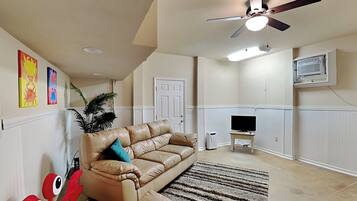 Studio (3 Bedrooms) | Fasilitas properti