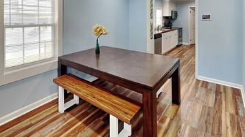 Studio (3 Bedrooms) | Property amenity