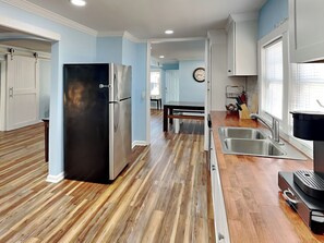 Studio (3 Bedrooms) | Property amenity - East Coast Ku'uipos Cottage (Carolina Beach)