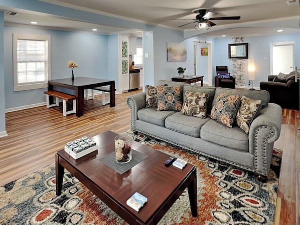 Studio (3 Bedrooms) | Property amenity - East Coast Ku'uipos Cottage (Carolina Beach)