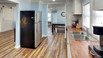 Studio (3 Bedrooms) | Property amenity