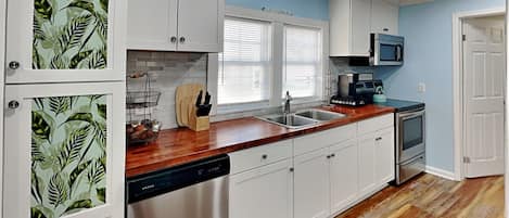 Studio (3 Bedrooms) | Property amenity