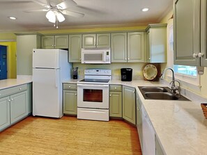 Studio (4 Bedrooms) | Property amenity - On Island Time by Topsail Realty (Holly Ridge)