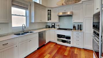 Studio (4 Bedrooms) | Property amenity