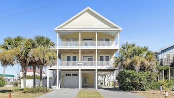 Studio (4 Bedrooms) | Front of property