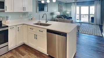 Studio (2 Bedrooms) | Property amenity