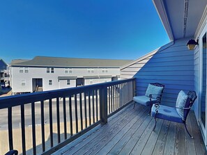 Studio (2 Bedrooms) | Property amenity