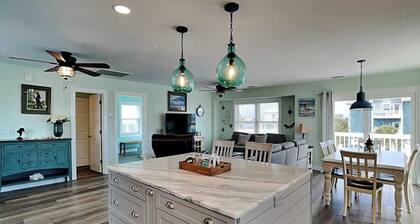 Salty Seahorse by Topsail Realty
