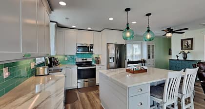 Salty Seahorse by Topsail Realty
