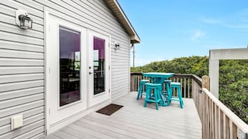 Studio (4 Bedrooms) | Property amenity