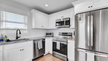 Studio (4 Bedrooms) | Property amenity