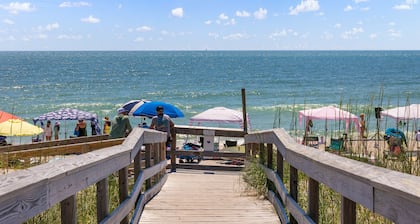 Mermaid Crossing by Carolina Retreats