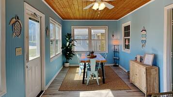 Studio (2 Bedrooms) | Property amenity