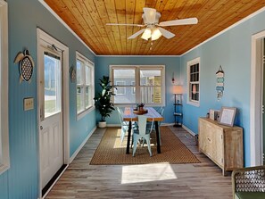 Studio (2 Bedrooms) | Property amenity