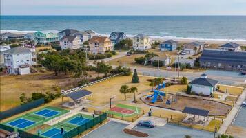 Studio (3 Bedrooms) | Property amenity