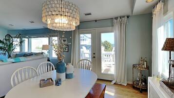 Studio (3 Bedrooms) | Property amenity