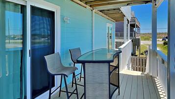 Studio (3 Bedrooms) | Property amenity