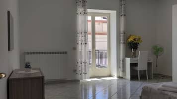 4 Schlafzimmer, Schreibtisch, Bügeleisen/Bügelbrett, WLAN