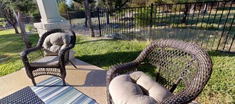 Stunning lake house with spacious bedrooms - minutes to local attractions