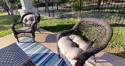 Stunning lake house with spacious bedrooms - minutes to local attractions
