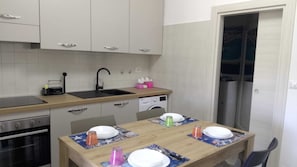 Frigorifero, forno, lavastoviglie, macchina per tè/caffè